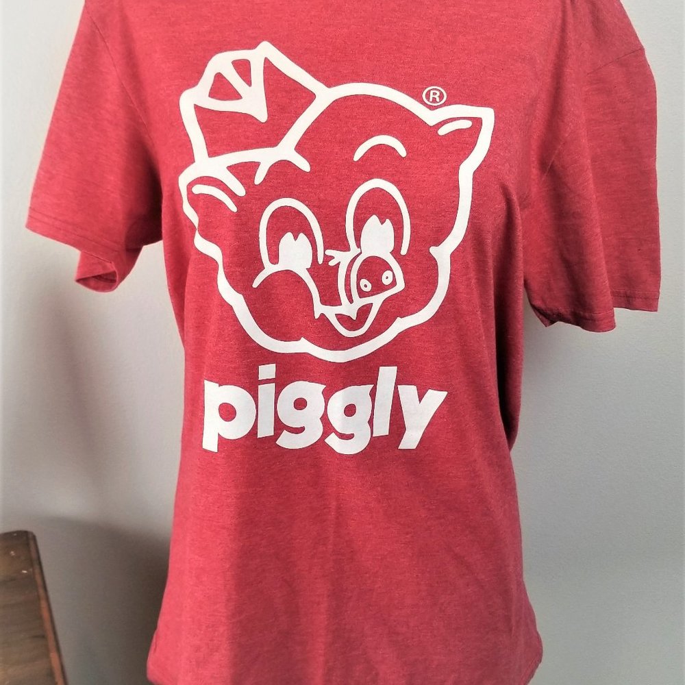 PIGGLY WIGGLY Red T-Shirt Big on The Pig Coligny B